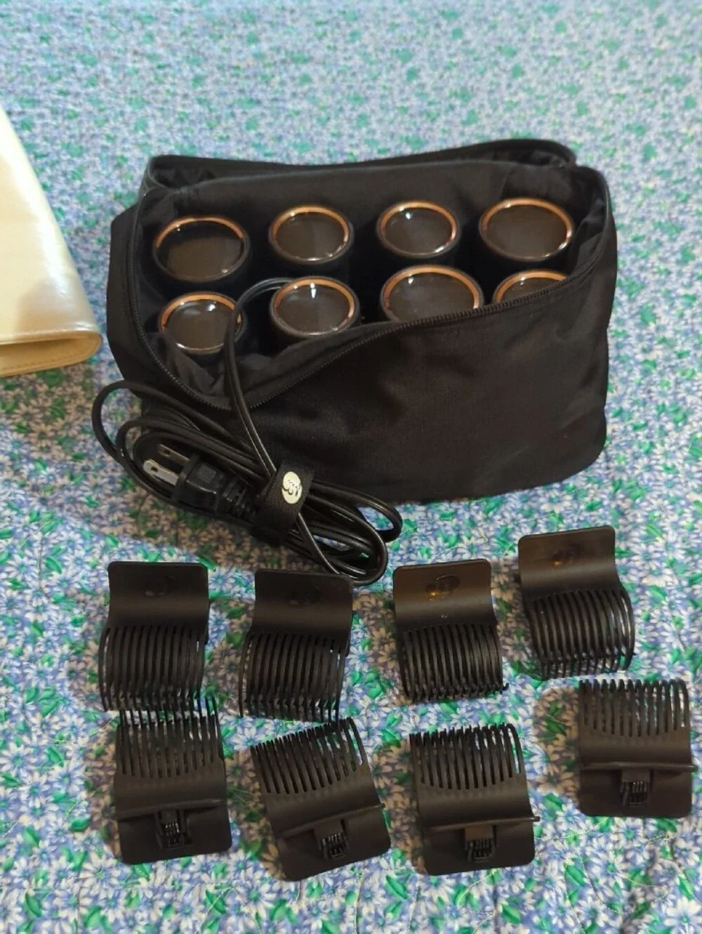 T3 Volumizing Hot Rollers Luxe - White and Black